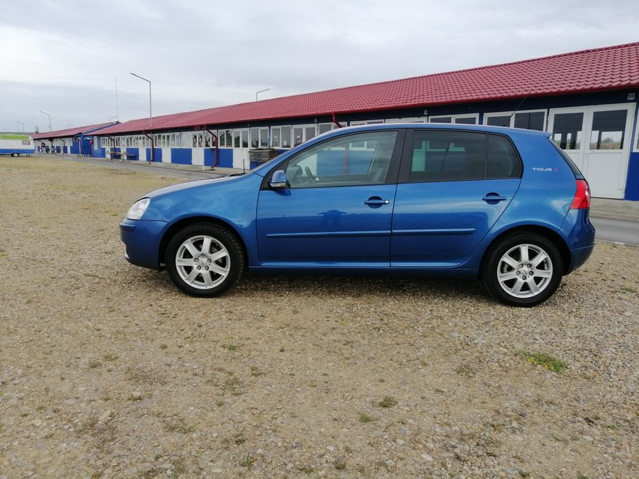 Golf 5 TOUR 1.6 MPI 102CP BENZINA an 2007  km 147. 000