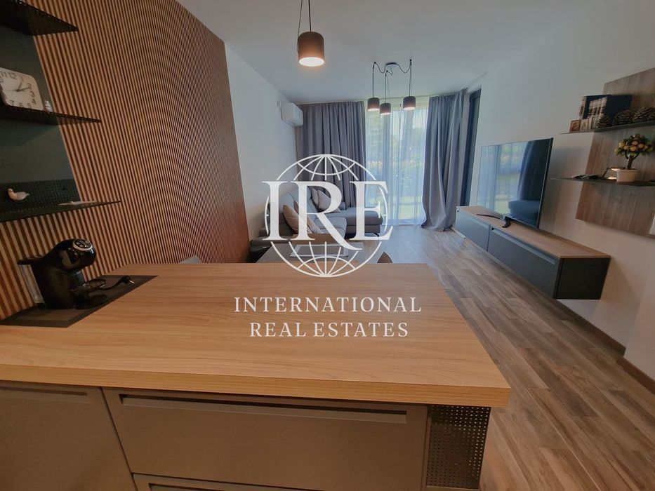 Комфотен двустаен апартамент! Луксозен комплекс! На метри от морето и