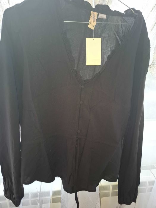 Vand 2 bluze negre H&M. Pret 45 lei/bc, negociabil.