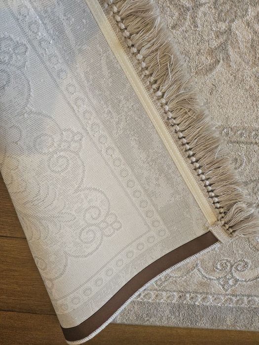 Продам шелковый ковер 2,5 × 3,5 м