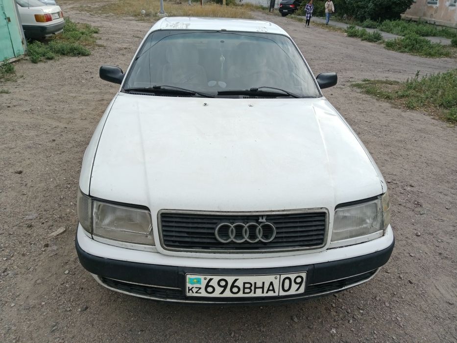 Продам машину срочно Ауди 100 с4