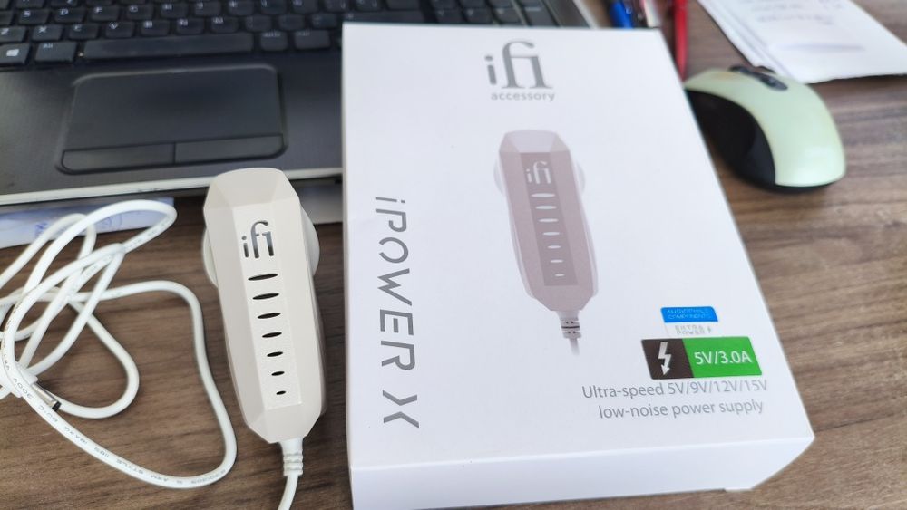 Preamplificator Phono IFI Zen cu alimentator  iFI I power