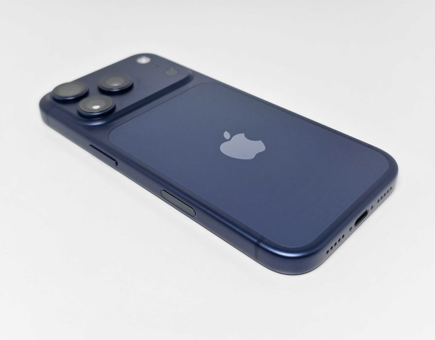iPhone 17 Pro 256GB Deep Blue