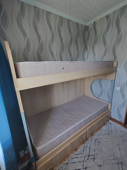 Продается двухярусная кровать