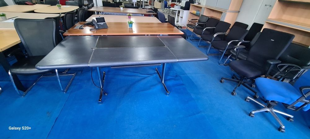 Немска конферетна и посетителска маса за дова и офиса оборудване