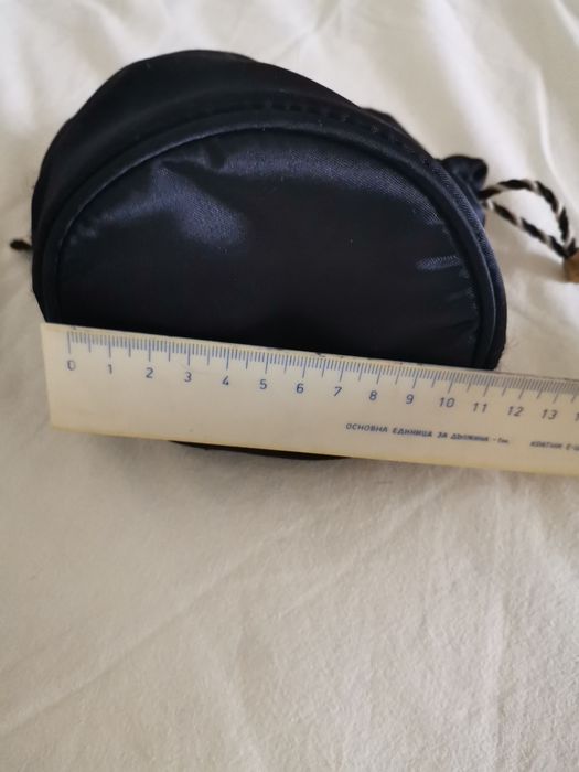 Продавам малка луксозна чантичка