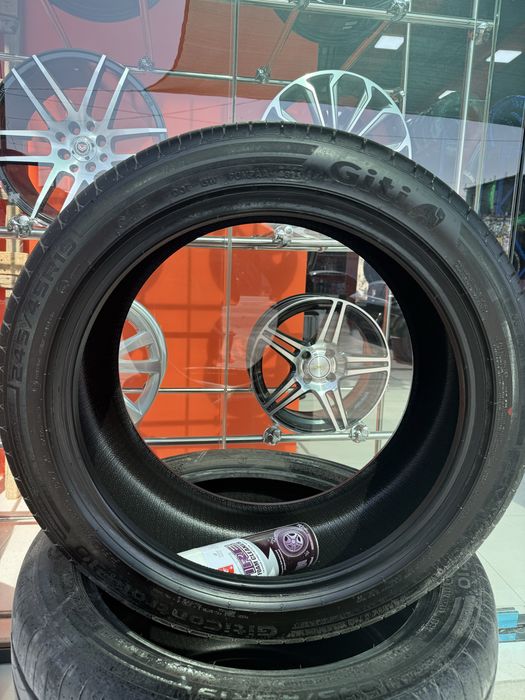 245/45r19 4ta. Giti