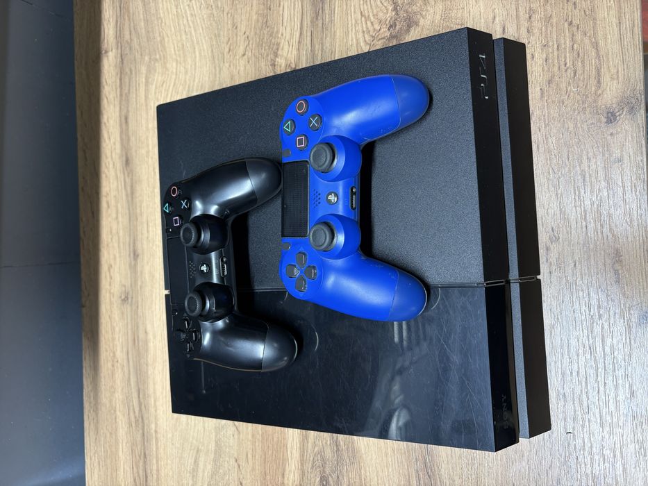 PS4 fat , 500 gb два джойстика