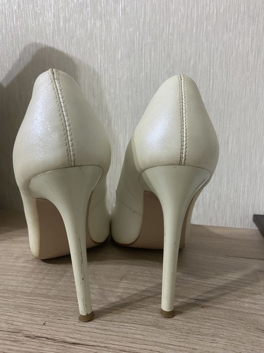 белые туфли продам 36 размер