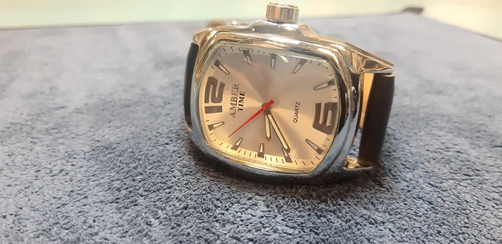 Часовник  AMBER TIME