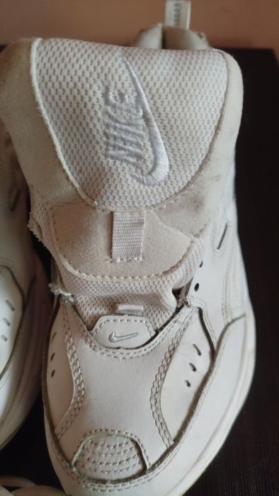 Кросовки белые продаю