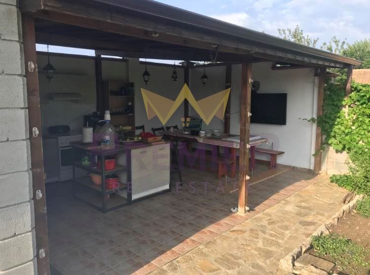 Продава се Къща в с. Божурец, Област Добрич - 234 кв.м за 501 €/кв.м - Снимка #7