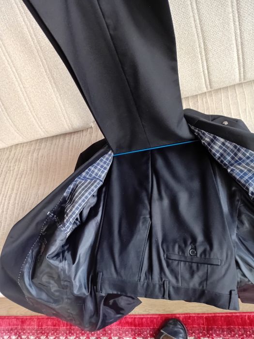 Продам мужской костюм