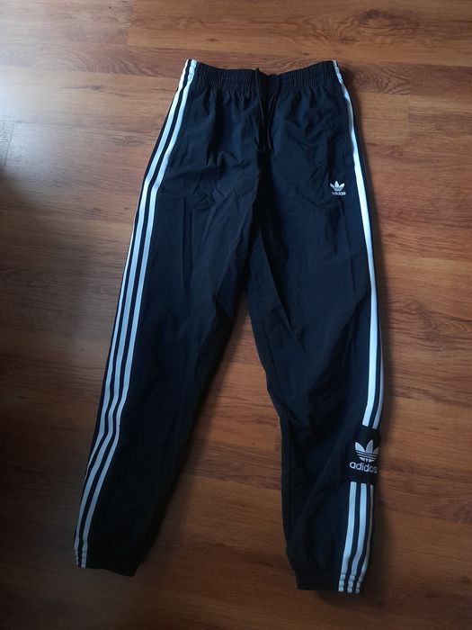 Adidas Originals мъжко долнище и тениска S- M размер.