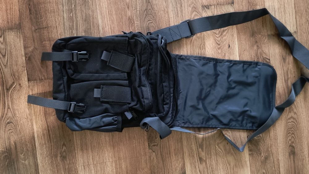 Продавам чанта за през рамо