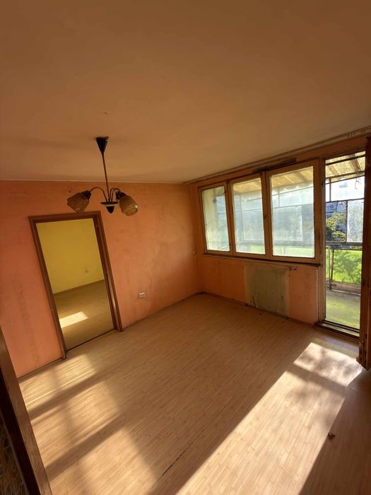 Apartament cu 2 camere.