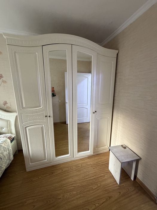 Шкаф в классическом стиле