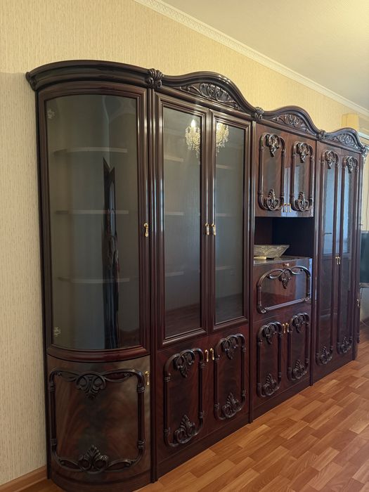 Продам Стенку Сервант