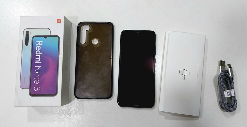 Продам телефон Redmi 8 space black 3gb/32 gb