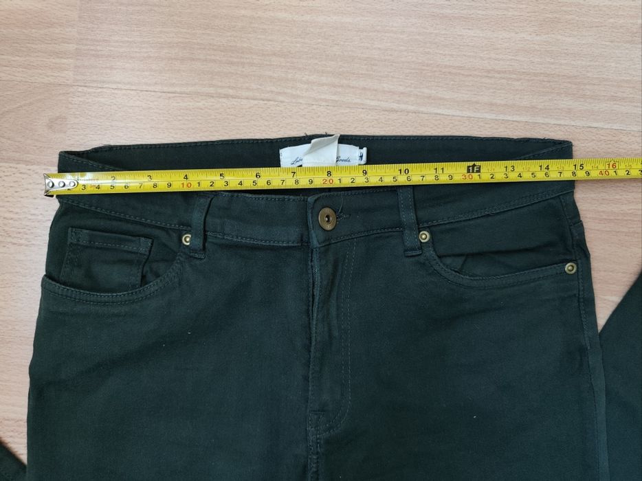 Зелен еластичен панталон H&M, размер 40