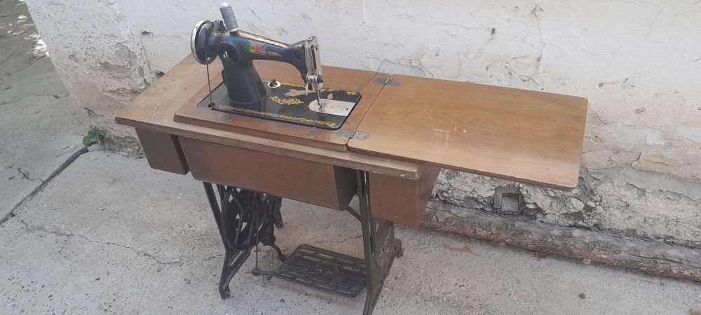 Швейная машинка идеал