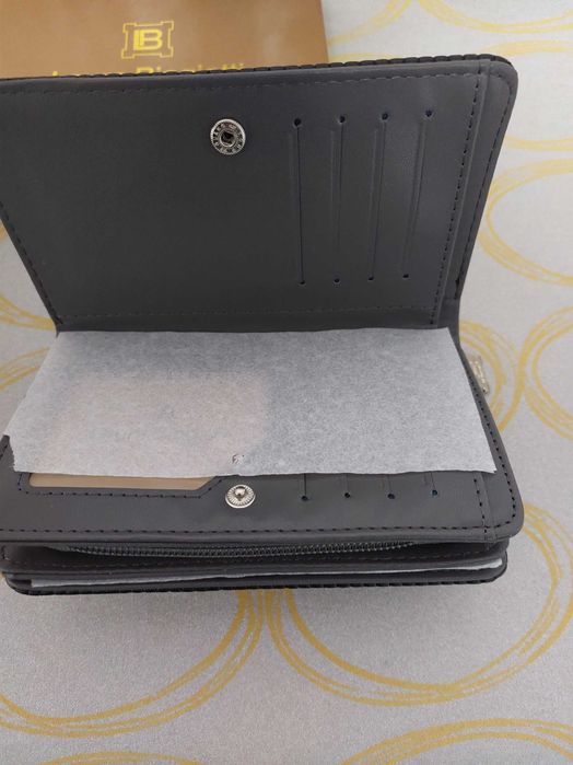 портфейл Laura Biagiotti – черен, елегантен дамски модел