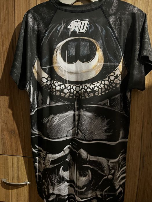 Рашгард с къс ръкав