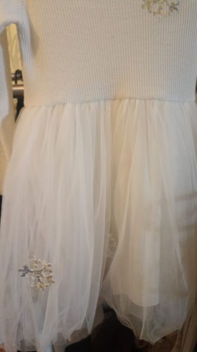Продам детское платье.