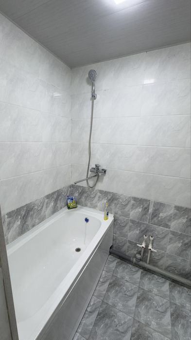 Navoiy shahar Nina kafesi orqasida 2 xonali uy sotiladi