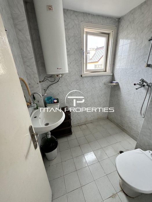 Дава се под наем Двустаен апартамент в Бургас, Център - 50 кв.м за 255 € - Снимка #5