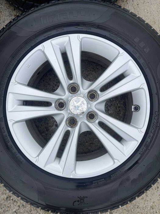 Jante aliaj R17 5x114,3 Peugeot cu anvelope de iarna 215 70 R16