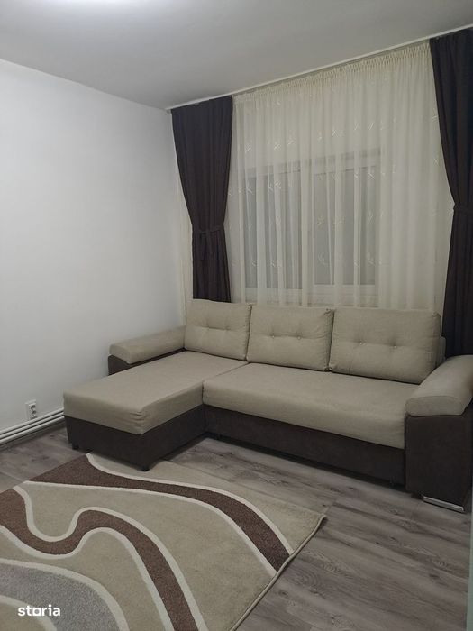 Vând garsoniera Mioveni parter, Maxi-Taxi mobilata si utilata complet