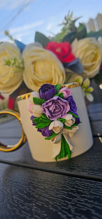 Cana personalizata cu mix de flori din lut polimeric