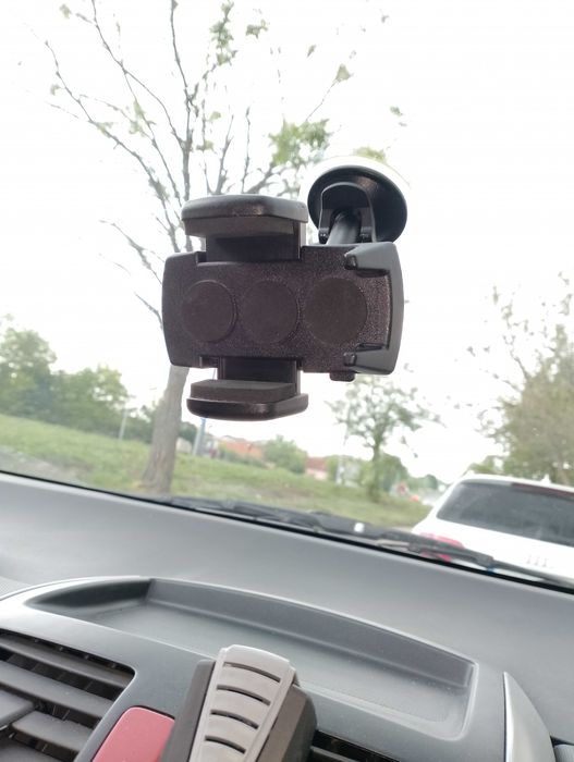 Автомобилна стойка за смартфон