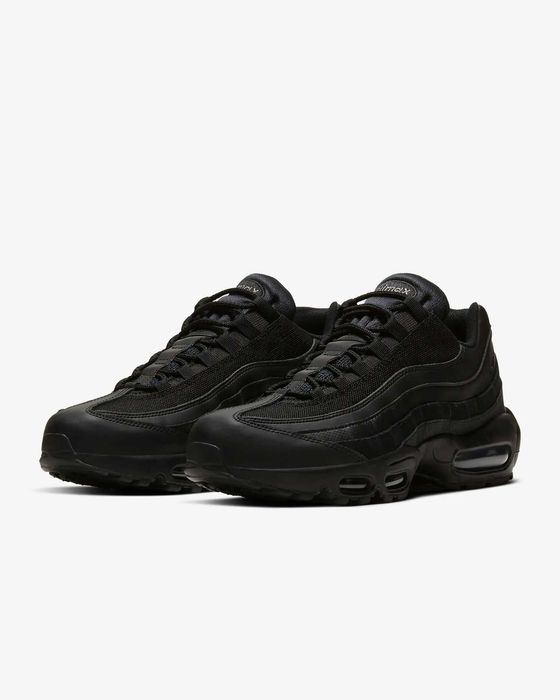 ПРОМО! Nike 95 Essential "Triple Black" / Outlet