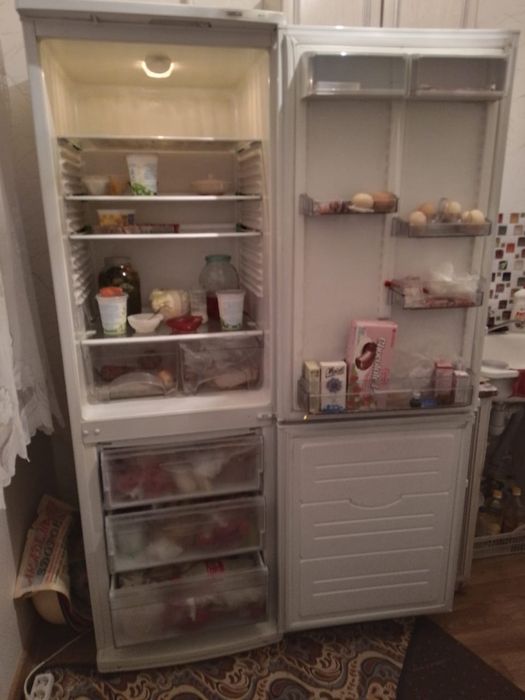 Холодильник в хорошем состоянии.