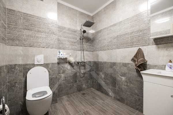 Продава се Тристаен апартамент в Пловдив, Коматево - 133 кв.м за 843 €/кв.м - Снимка #8