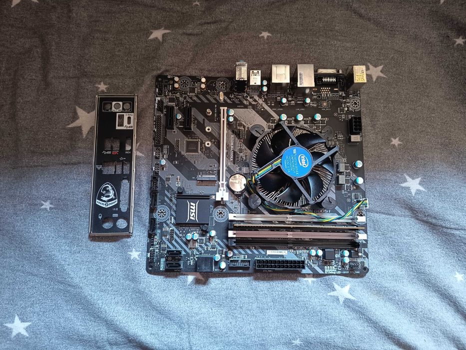 Kit gaming gen 7, Core i5 7400 + placa baza MSI B250 Bazooka + 4gb ddr4, slot ssd m2, 4 x ddr4