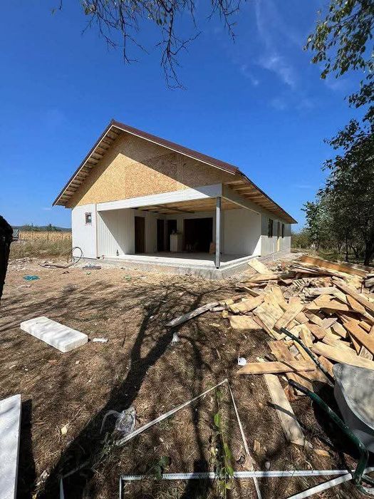 Vindem containere tip casuta