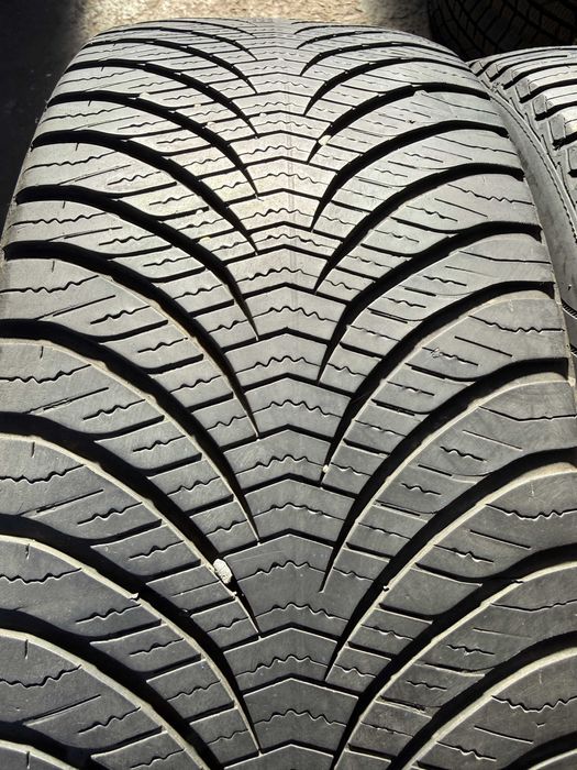 2x Anvelope All Season 225/55 R17 - GoodYear Vector 4 Season Gen.2