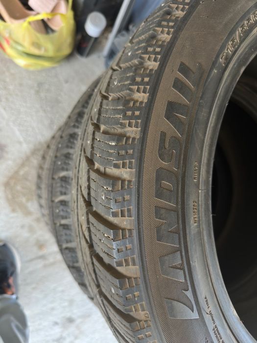 Продам зимние шины в отличном состоянии