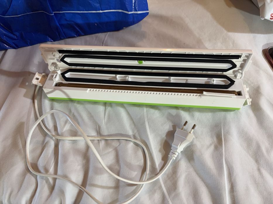 Aparat de vidat alimente Red Fish G-88, 100W
