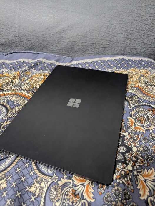 Microsoft surface laptop 5 16/512