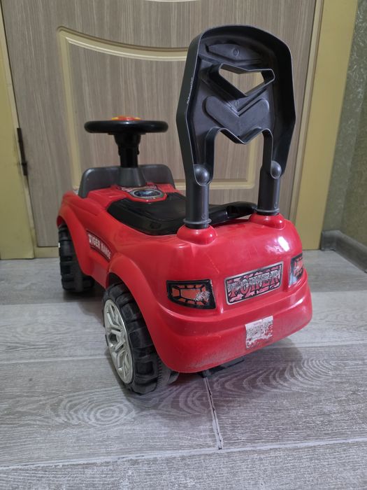 Детская машинка толокар