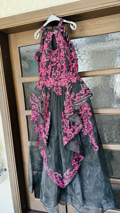 Эксклюзивное вечернее платье