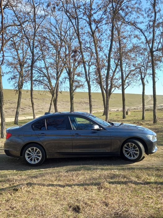 BMW F30 320d x-drive 184 CP-2013-Navi Pro,dotări premium