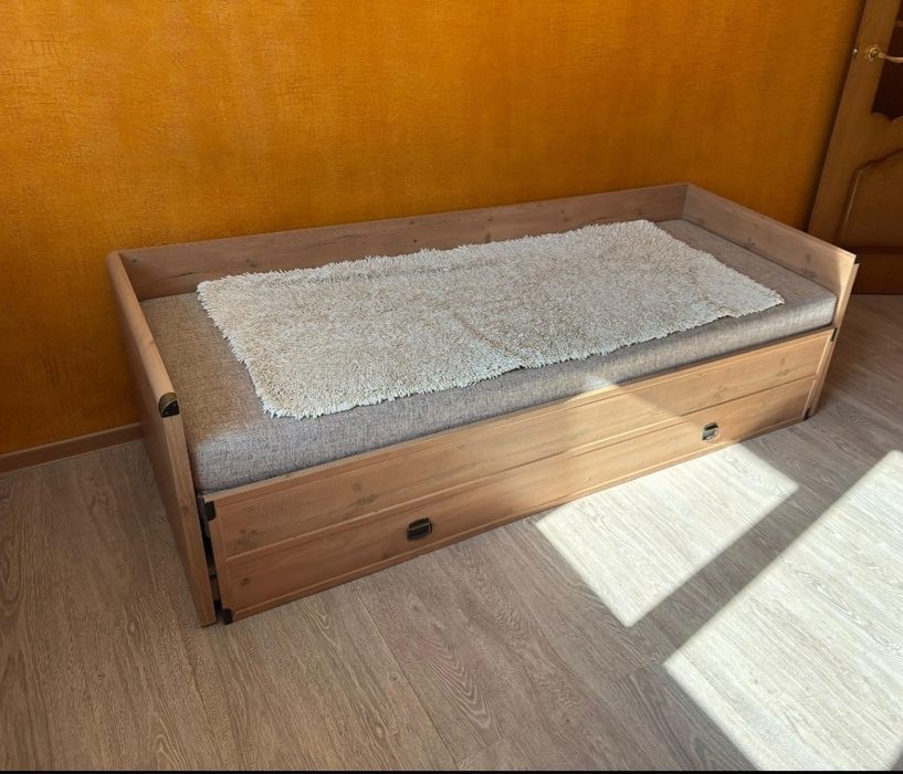 Продам раздвижную кровать