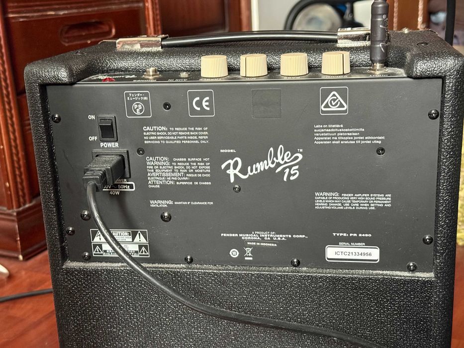 Усилитель для баса Fender Rumble 15