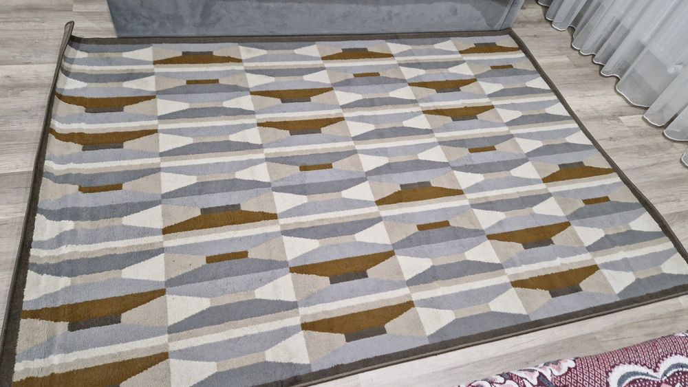 Ковер икеа в отличном состоянии.