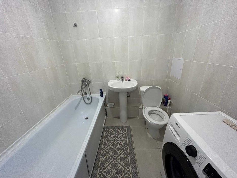 продам 1 комн квартиру на Береке